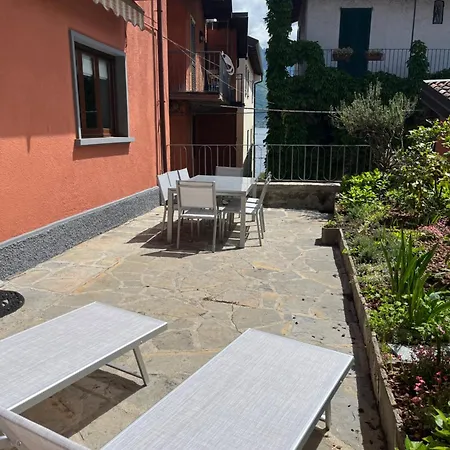 מלון Miralago And