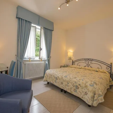 מלון Miralago And 2*